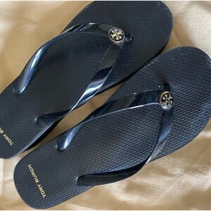 Tory Burch Black Patent Platform size 11 Flip Flops EUC